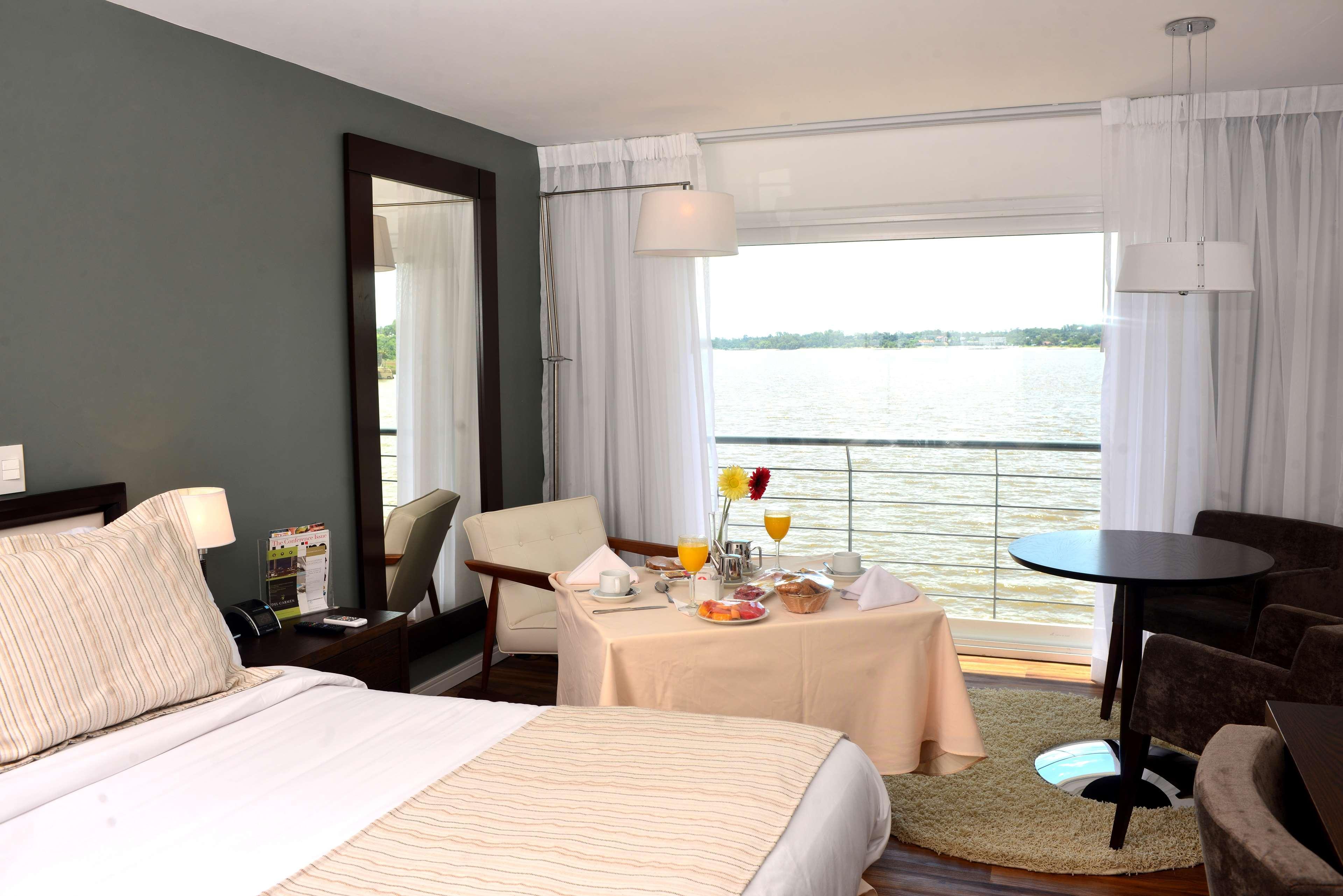Radisson Hotel Colonia Del Sacramento Exterior photo Suite