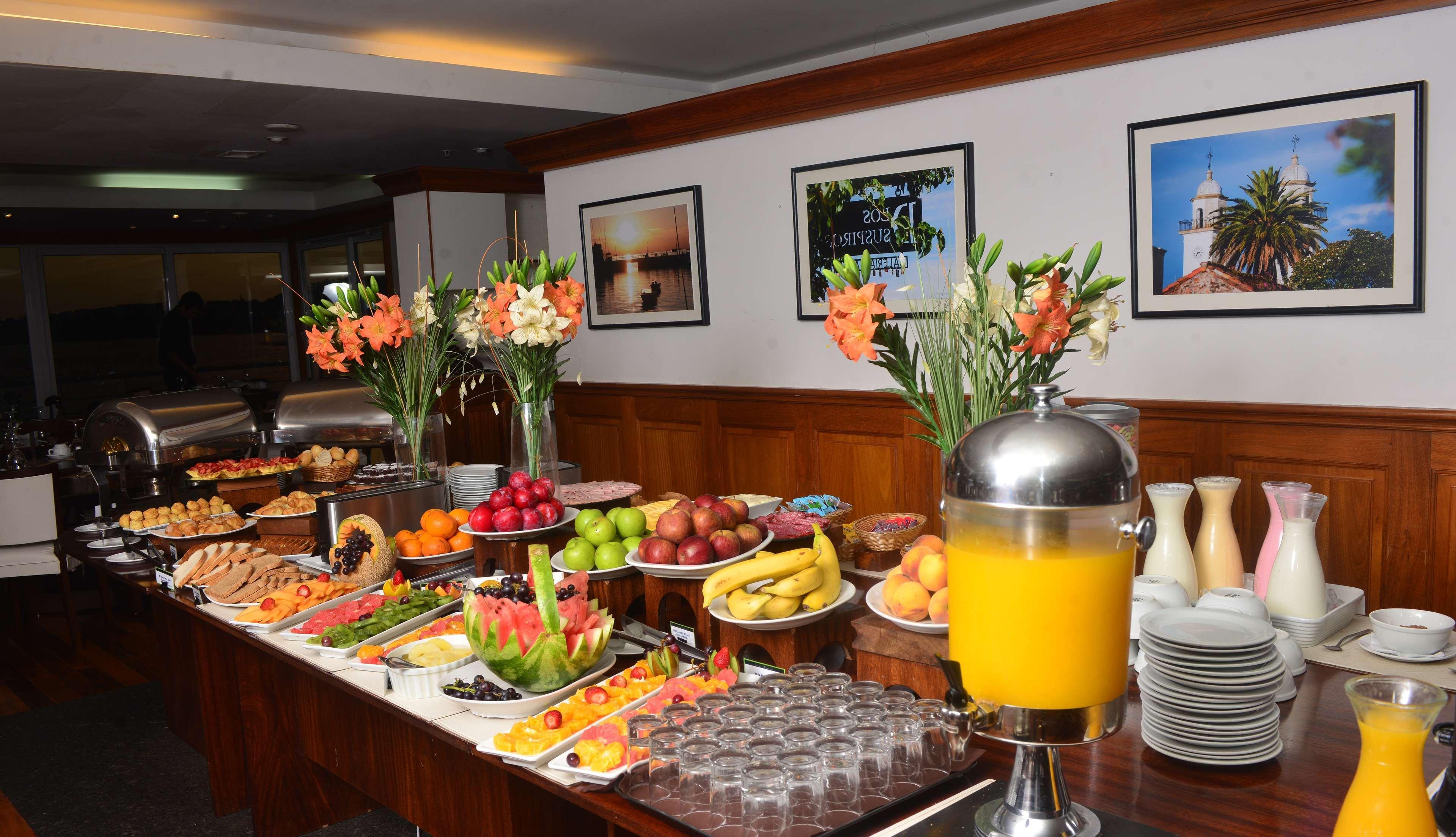 Radisson Hotel Colonia Del Sacramento Exterior photo A buffet at a hotel