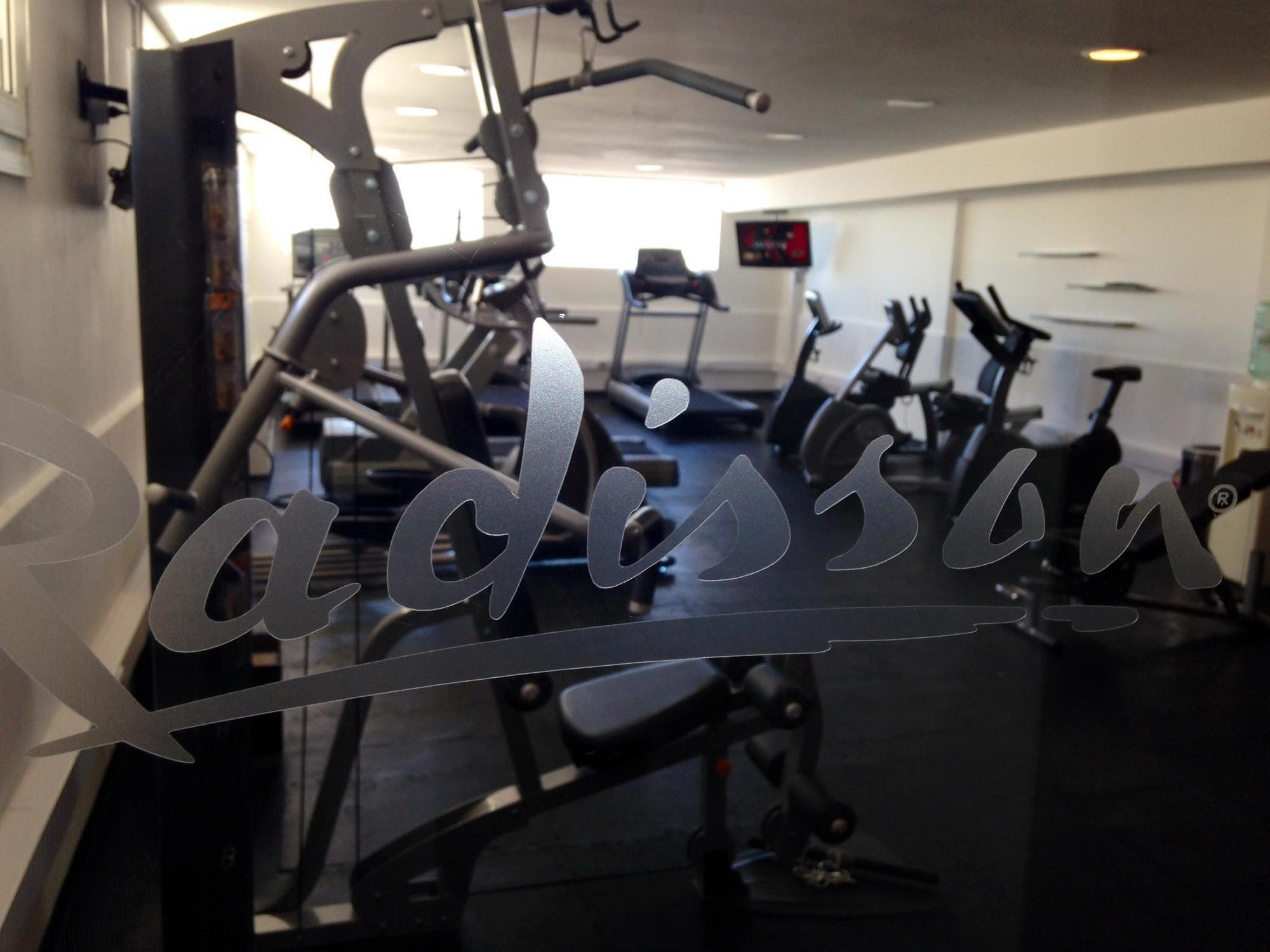 Radisson Hotel Colonia Del Sacramento Exterior photo The gym at the school