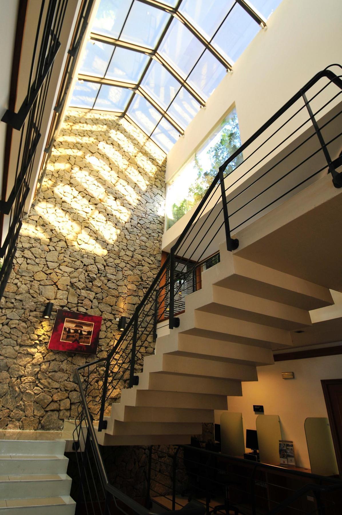 Radisson Hotel Colonia Del Sacramento Exterior photo Interior of the house