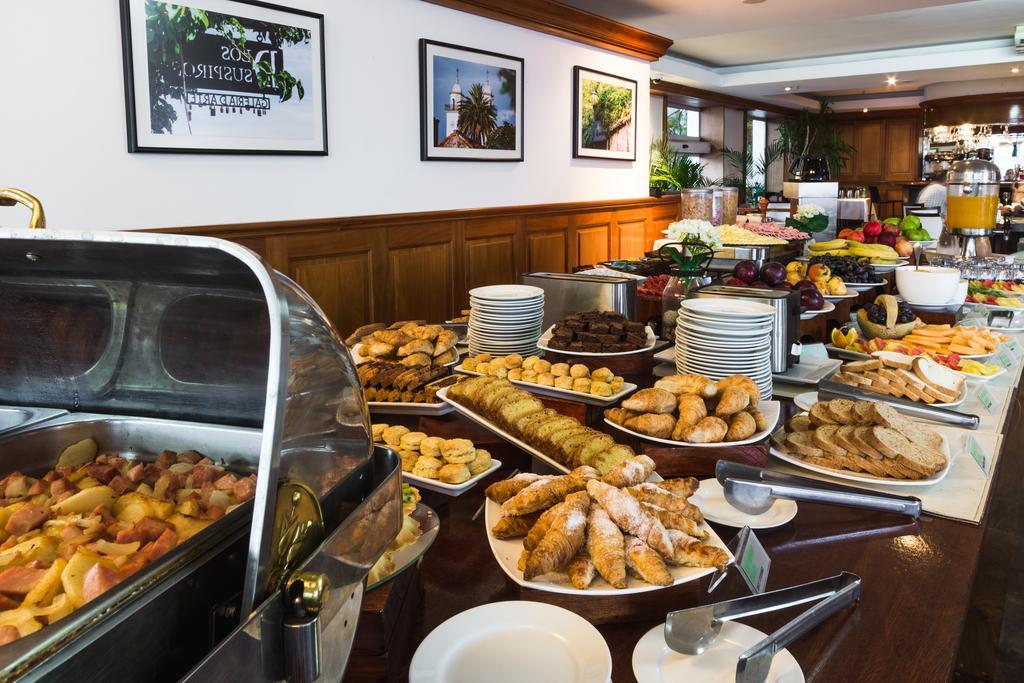 Radisson Hotel Colonia Del Sacramento Exterior photo A buffet at a hotel