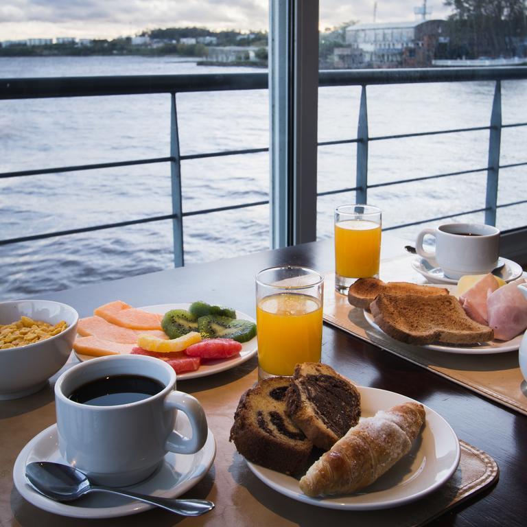 Radisson Hotel Colonia Del Sacramento Exterior photo A continental breakfast