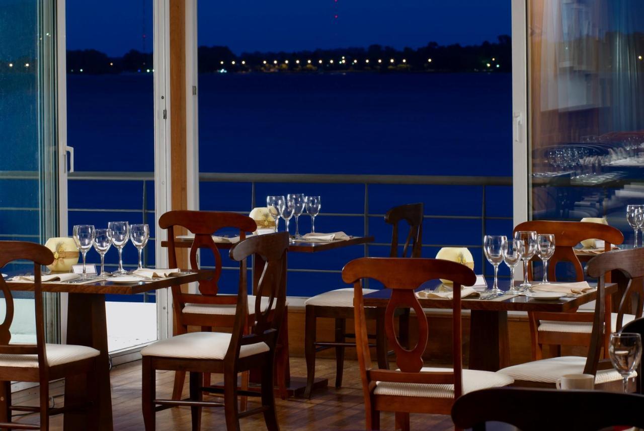 Radisson Hotel Colonia Del Sacramento Restaurant photo The restaurant